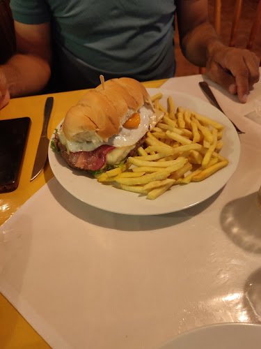 Opinii despre E L TIMON CHIVETERIA PIZZERIA în Punta del Diablo - Gastronomía y hostelería