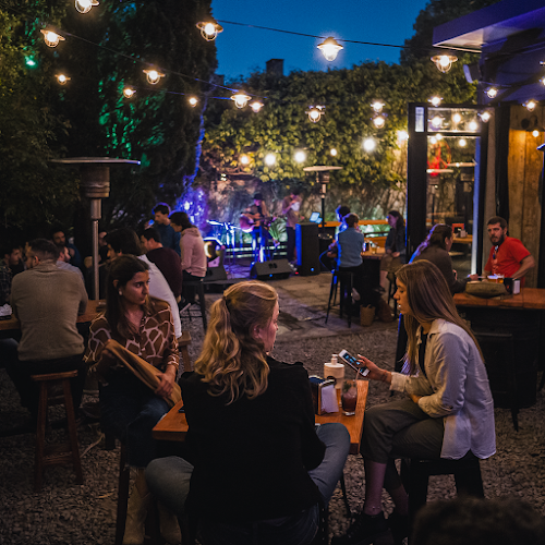 Opinii despre Escondido Garden Bar în Montevideo - Gastronomía y hostelería