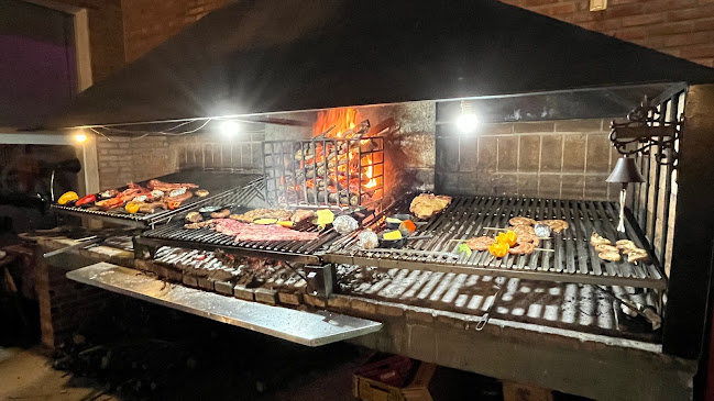 Gardel Restaurante e Parrillada - Gastronomía y hostelería