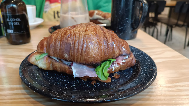 Opinii despre Idóneo Café în Montevideo - Gastronomía y hostelería