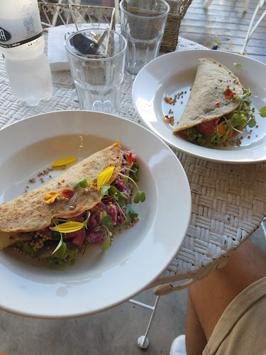 Calle 24 &, 27 - Los Muergos esquina, 20100 Punta del Este