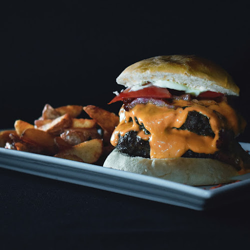 esquina esquina, Av. Agraciada, 11800 Montevideo, Departamento de Montevideo