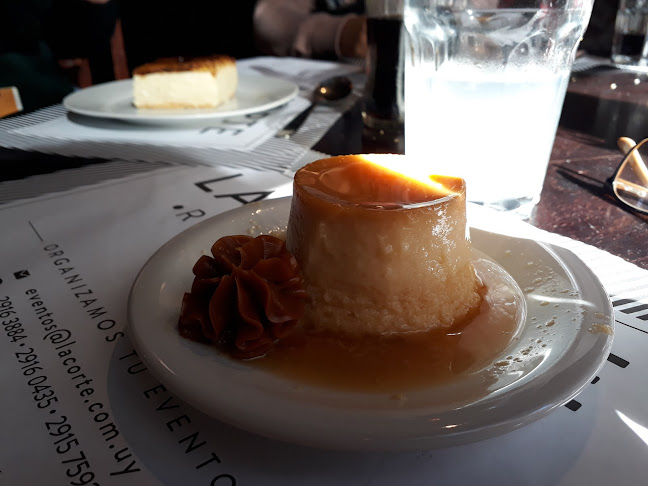 Plaza Matriz, Sarandí 586, 11000 Montevideo, Departamento de Montevideo