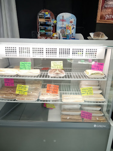 Comentarii opinii despre Socol Panadería Confitería