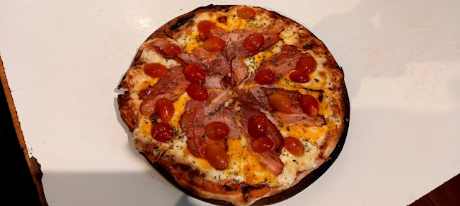 Comentarii opinii despre Panadería, Rotiseria y Cafetería Juntos a la Par