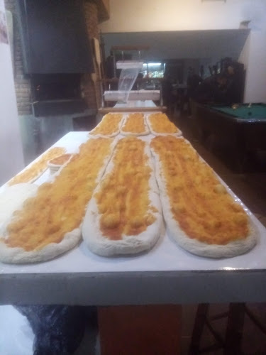 Opinii despre Pizzería, bar y parrillada "EL ROBLE" în Montevideo - Gastronomía y hostelería