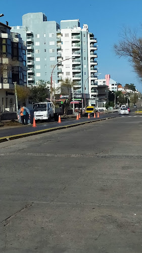 Opinii despre Puesta Del Sol în Piriápolis - Gastronomía y hostelería