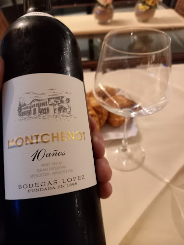 Torre Del Triangulo, Av. Francia, 20100 Punta del Este, Departamento de Maldonado