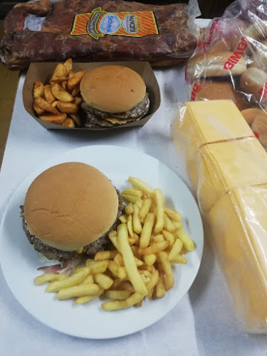 Opinii despre Esquina Verde în San José de Mayo - Gastronomía y hostelería