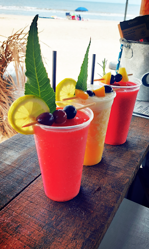 DESKARA2 BAR parador beach en temporada