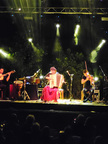 Opinii despre Medio y Medio în Punta Ballena - Gastronomía y hostelería