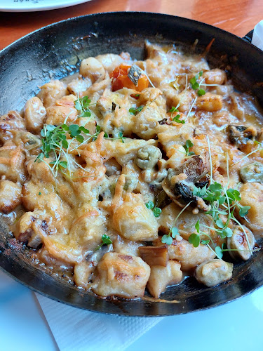 Opinii despre Pacharán Taberna Vasca în Montevideo - Gastronomía y hostelería