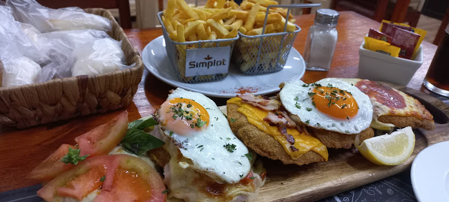 Av. 8 de Octubre 4201, 12000 Montevideo, Departamento de Montevideo