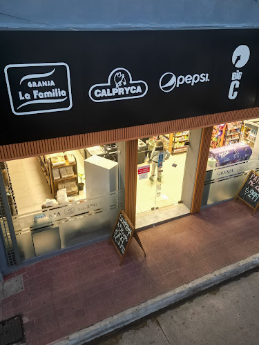 Fiambreria Granja La Familia