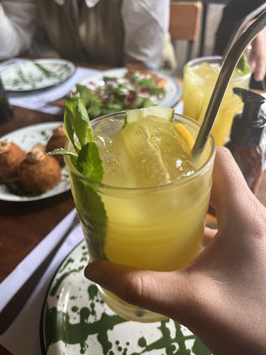 Comentarii opinii despre Alvarez Bar