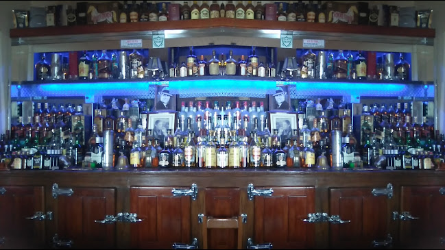 ESQUINA Leo, Cam. Guerra 6816, 13000 Montevideo, Departamento de Montevideo