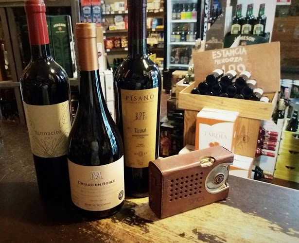 Opinii despre Puerto Palermo Licorería în Montevideo - Gastronomía y hostelería