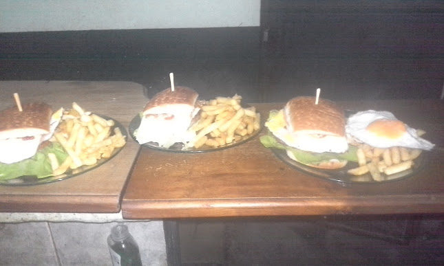 Opinii despre Chivitería 2 Hermanos în Villa María - Gastronomía y hostelería