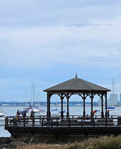 Comentarii opinii despre Isidora