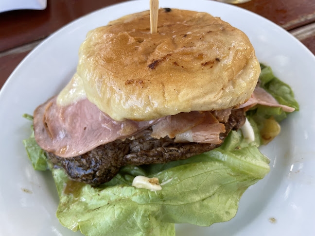 4W6V+3CC, Av. Alfredo Arocena, 11500 Montevideo, Departamento de Montevideo