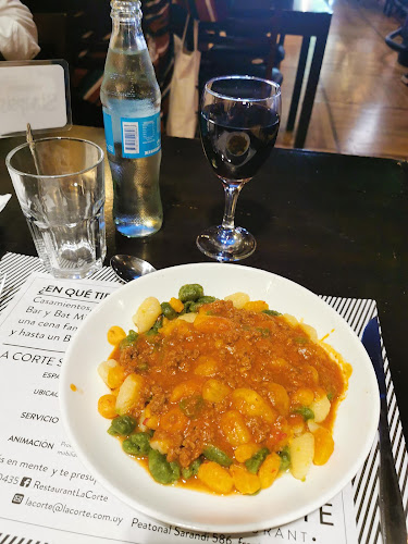 Opinii despre La Corte Restaurant în Montevideo - Gastronomía y hostelería