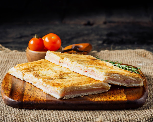 Pizzeria Los Palitos - Gastronomía y hostelería