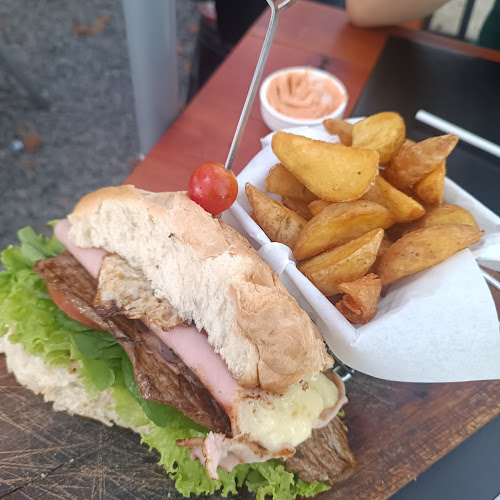 Vasconcellos 200, 70000 Col. del Sacramento, Departamento de Colonia