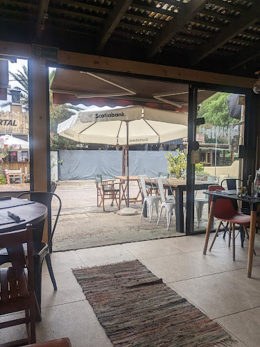 Pura Vida - La Pedrera - Gastronomía y hostelería