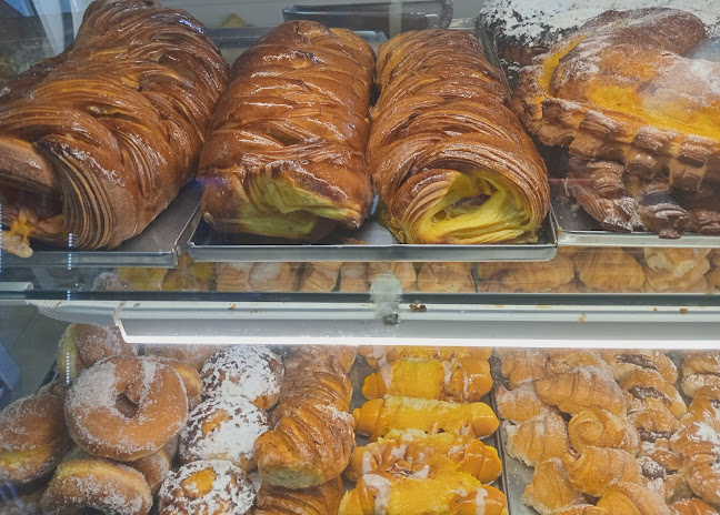 Rotiseria y panadería Algo más