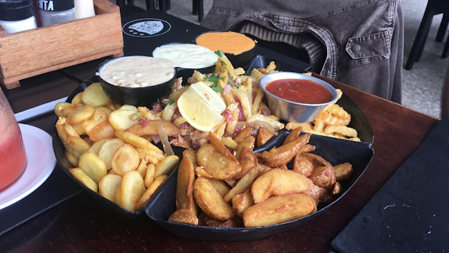 Av.Gral Rivera 2403, 11600 Montevideo, Departamento de Montevideo