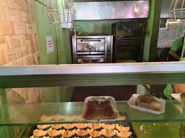 Comentarii opinii despre Medialunas Calentitas Solanas