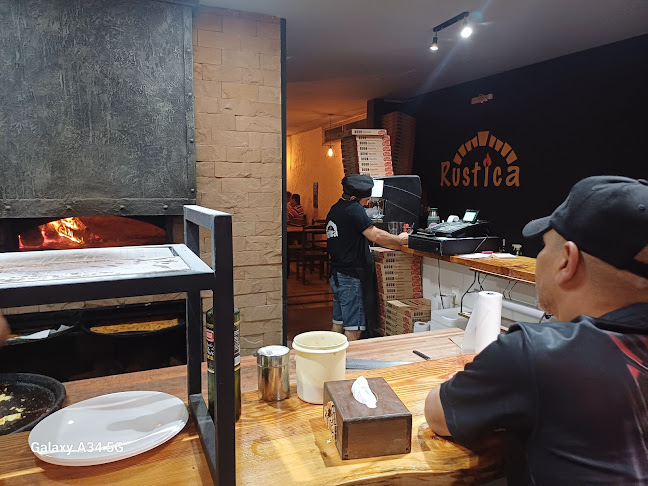 Pizzería Rústica - Gastronomía y hostelería