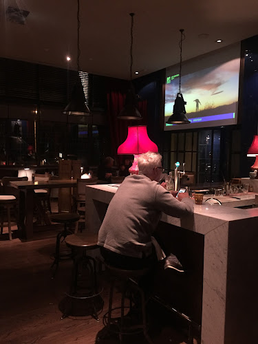 Comentarii opinii despre Moderno Bar