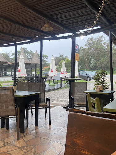 Opinii despre Medialunas Calentitas Solanas în Punta Ballena - Gastronomía y hostelería