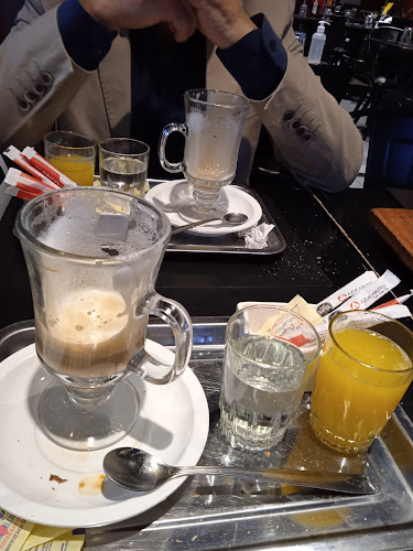 Av.Gral Rivera 2403, 11600 Montevideo, Departamento de Montevideo