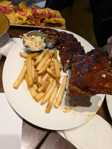 Opinii despre Hard Rock Cafe Montevideo în Montevideo - Gastronomía y hostelería