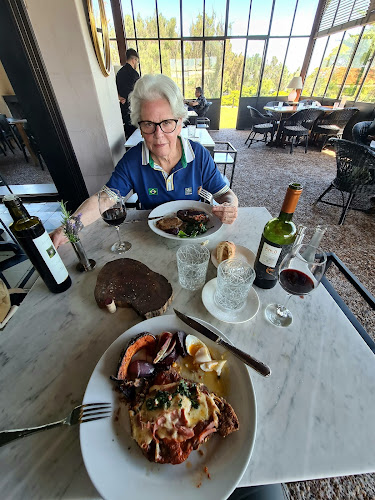 Las Liebres - Restaurante | Hotel - Col. del Sacramento