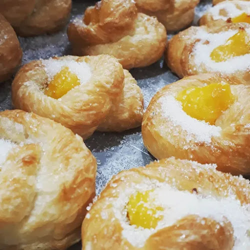 Panadería & Confitería La Palomita 2