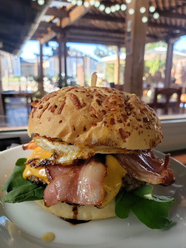 Comentarii opinii despre Bomba burger pizza y parrilla