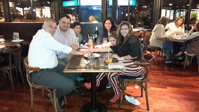 4W6V+F2R, Av. Alfredo Arocena, 11500 Montevideo, Departamento de Montevideo