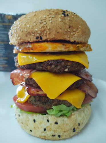 BM CHIVITERÍA-PIZZERÍA