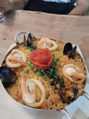 Restaurant y parrillada La Cava - Gastronomía y hostelería