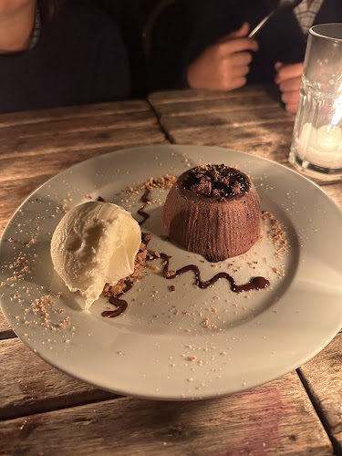 Elmo Resto Bar - Manantiales