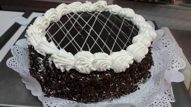 Comentarii opinii despre Panadería y Confitería La Mascota