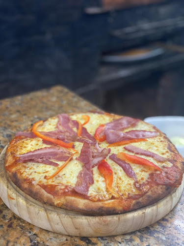 Opinii despre Pizzería Cervantes Tres Cruces în Montevideo - Gastronomía y hostelería