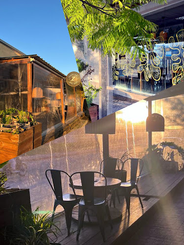 Comentarii opinii despre Aurora Food&Fashion Bistró