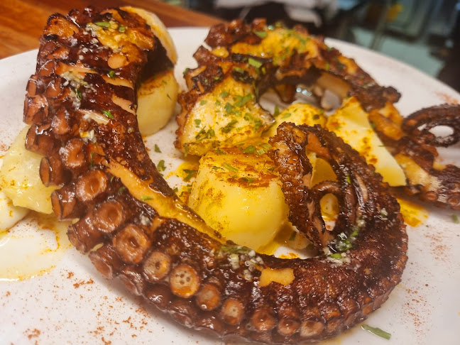 Opinii despre La Casa Gallega în Punta Ballena - Gastronomía y hostelería