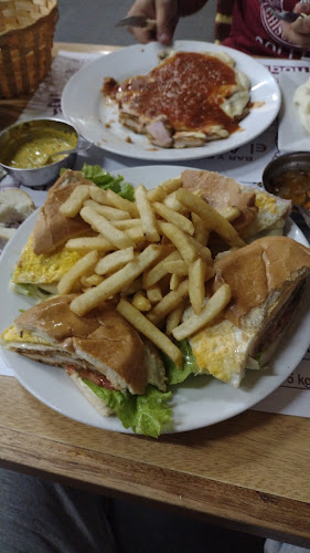 Bar y Restaurante El Amarillo - San José de Mayo