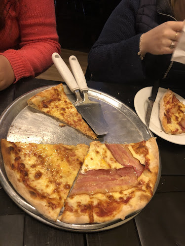 Opinii despre Pizzería Venecia în Montevideo - Gastronomía y hostelería