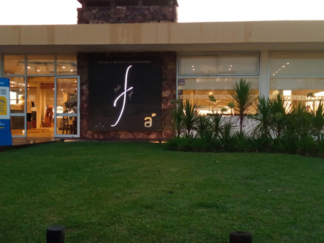 Parador Dr. Pedro Figari.